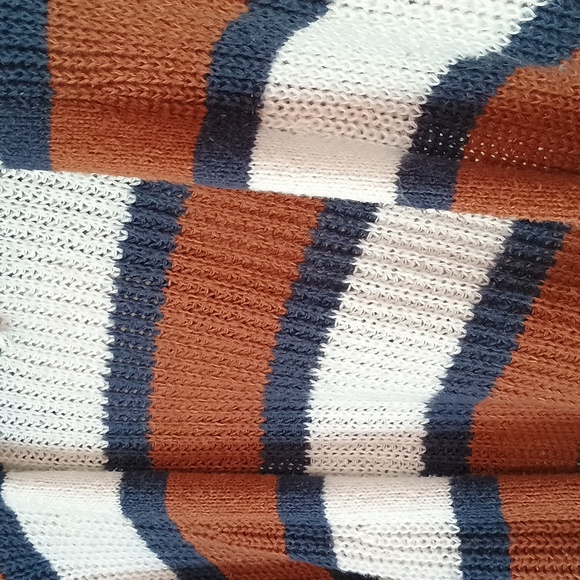 4/$25 Maurices Oversized Cardigan, M - Picture 3 of 3